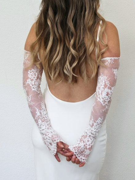 Corded Rose Lace Gloves