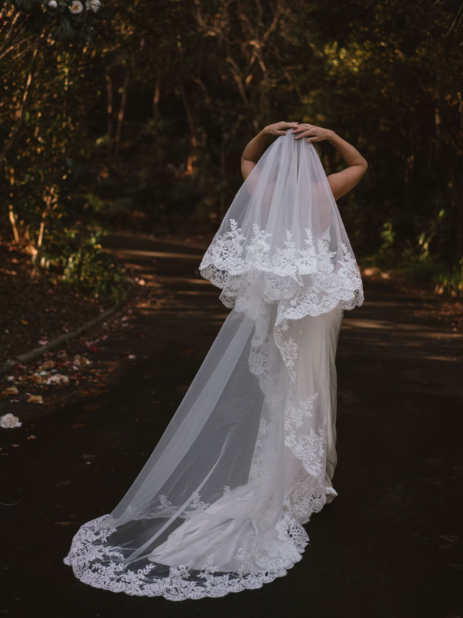 Queen Elizabeth Lace Blusher Veil
