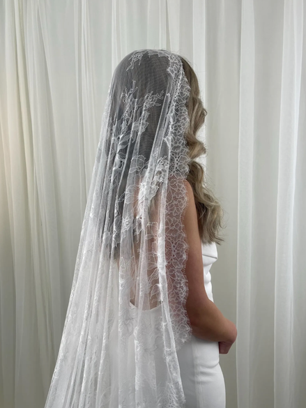 Lily Lace Veil