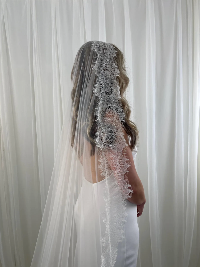Cream Extra Wide Lace Veil