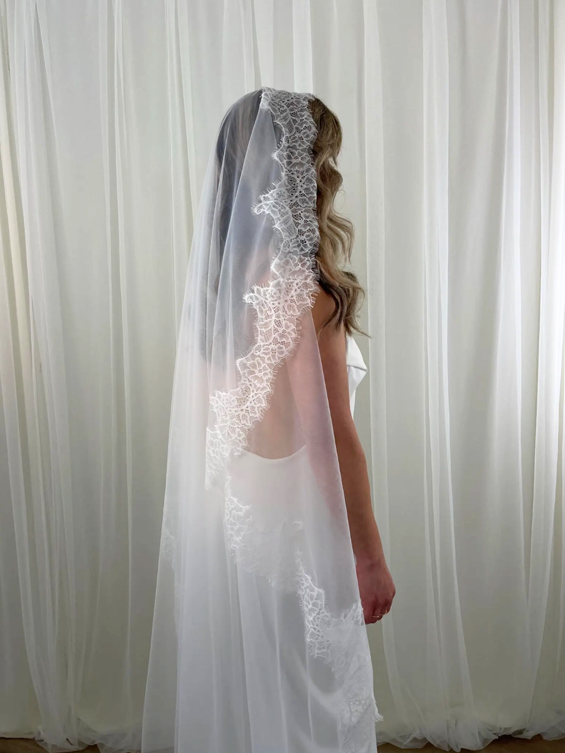 Peony Lace Veil