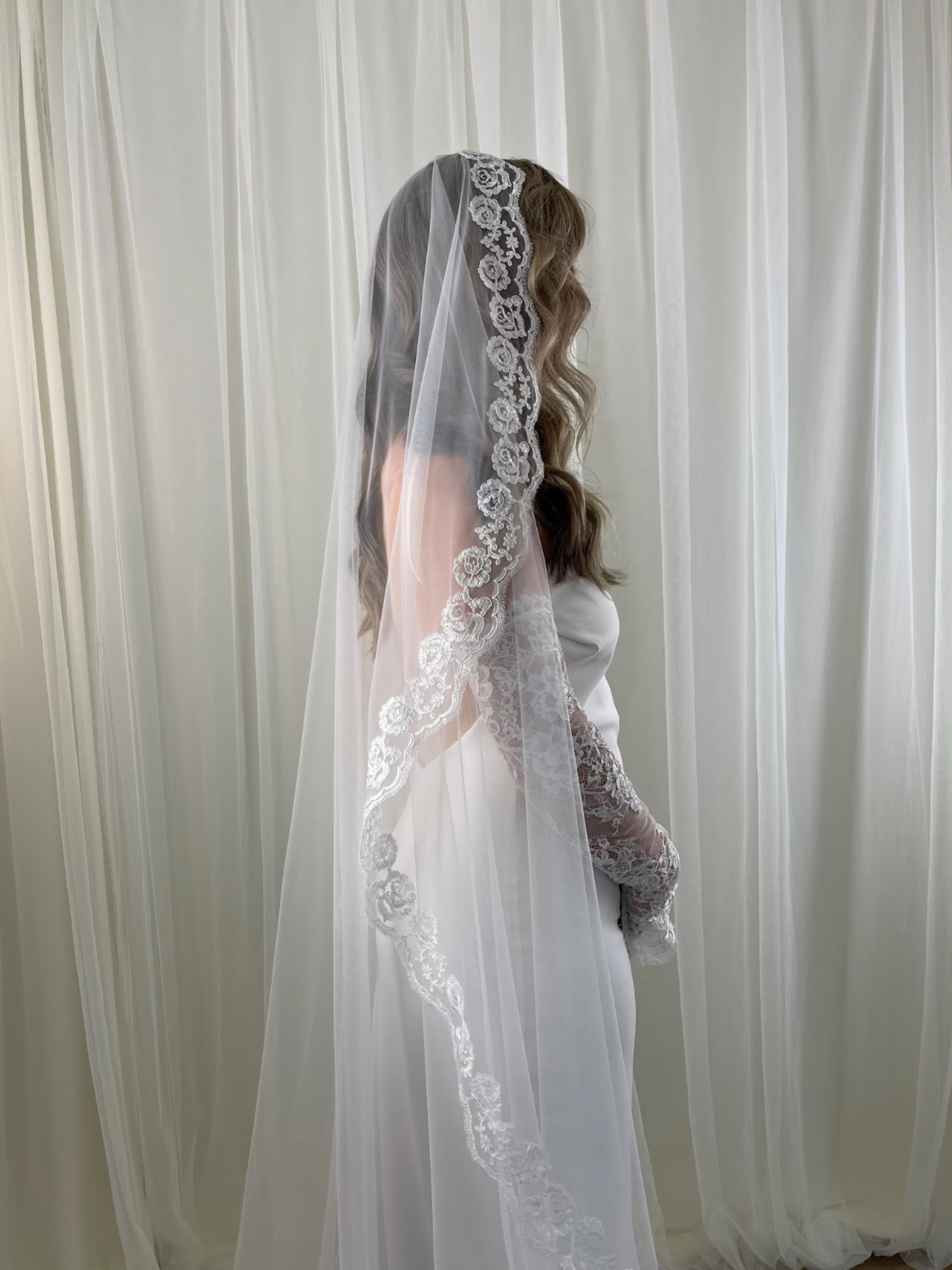 Rose Bud Lace Veil