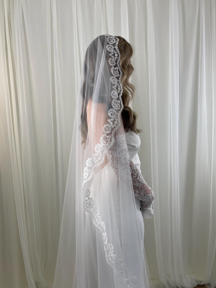 Rose Bud Lace Veil