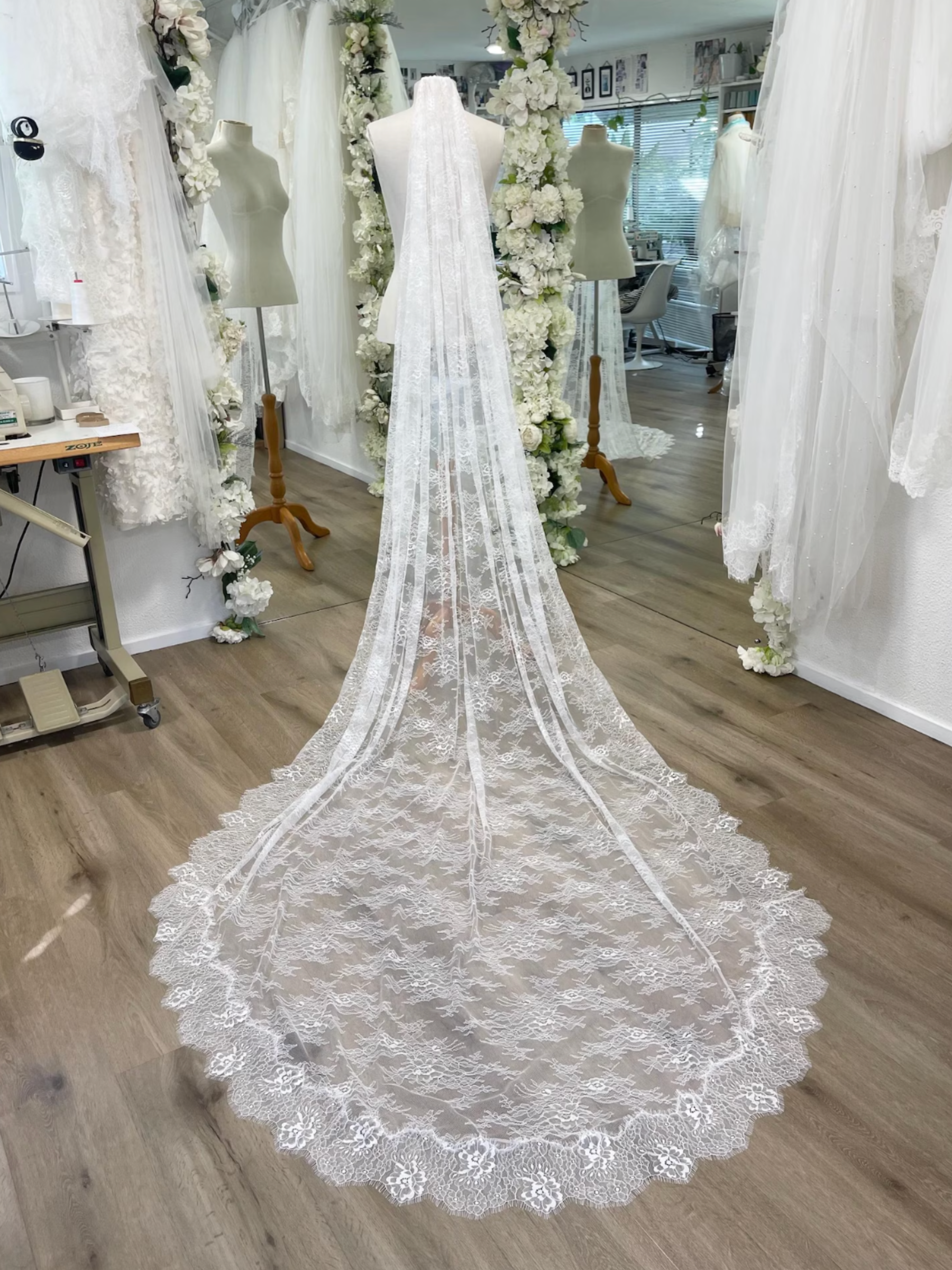 Angel Chantilly Lace Veil