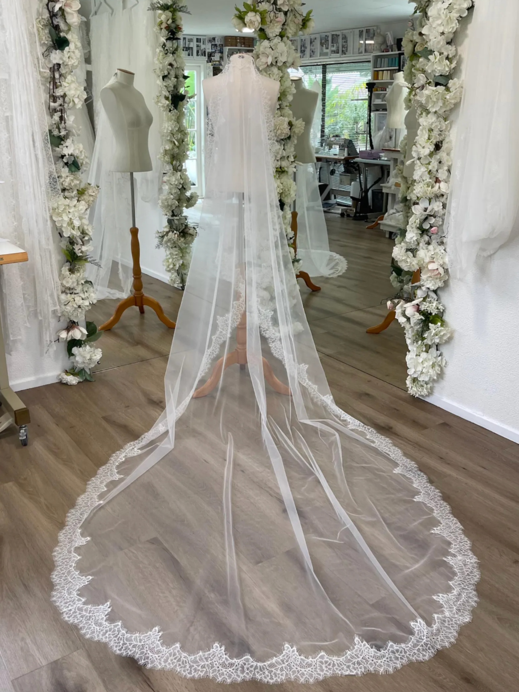 Peony Lace Veil