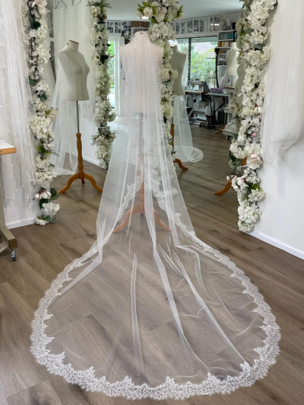 Peony Lace Veil