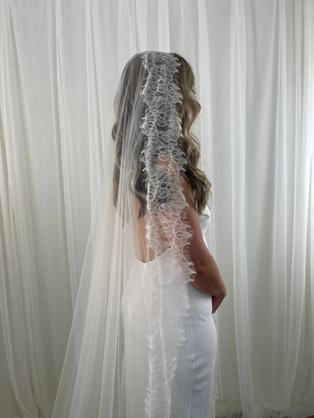 Extra Wide Chantilly Lace Mantilla Veil