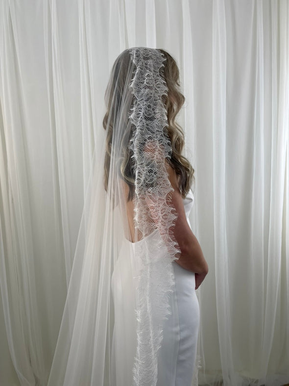 Extra Wide Chantilly Lace Mantilla Veil