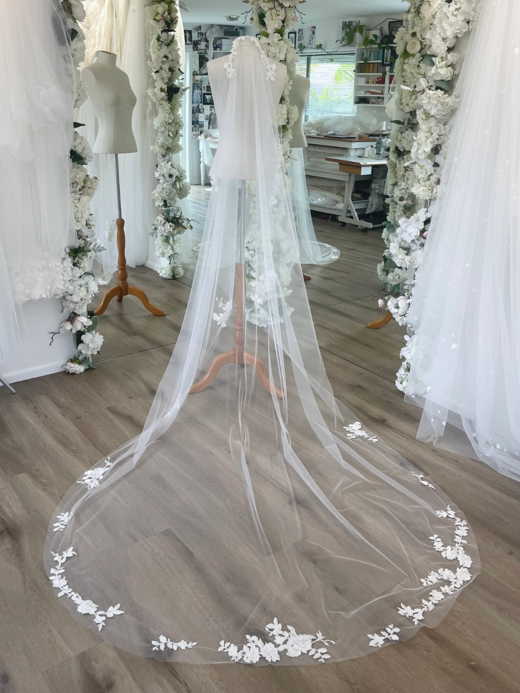 Sequin Floral Motif Veil