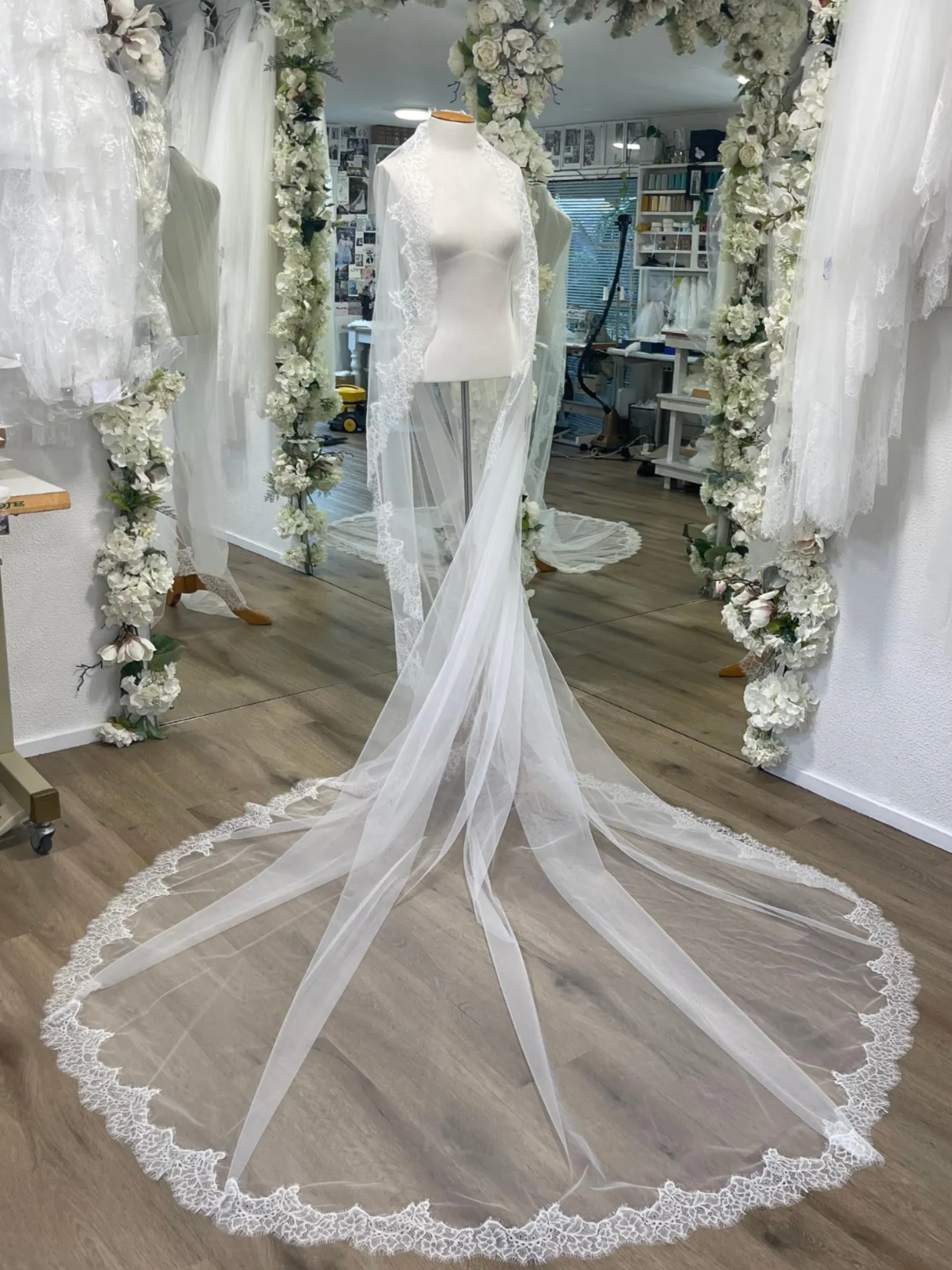 Peony Lace Extra Wide Veil