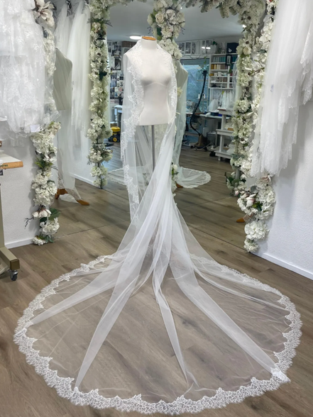Peony Lace Extra Wide Veil