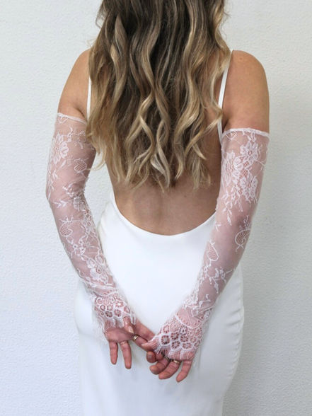 Floral Chantilly Lace Gloves