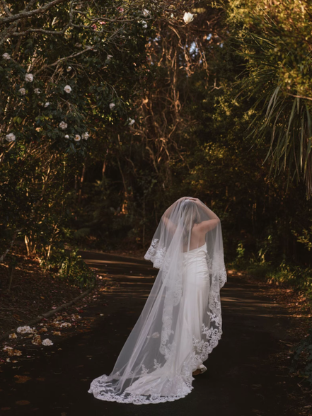 Queen Elizabeth Lace Blusher Veil