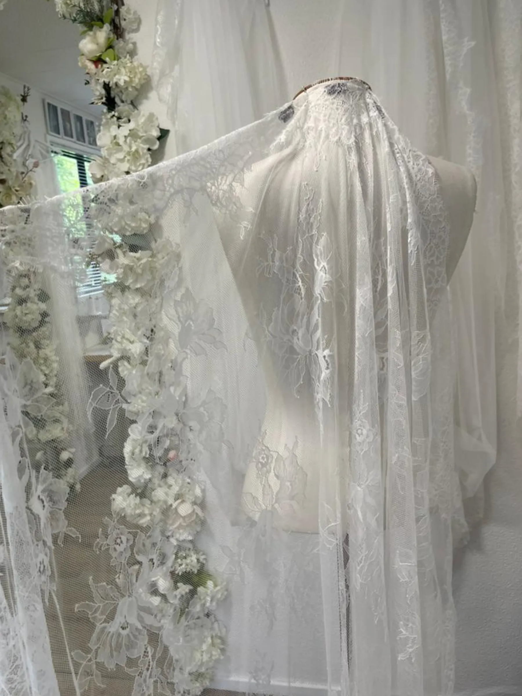 Lily Lace Veil