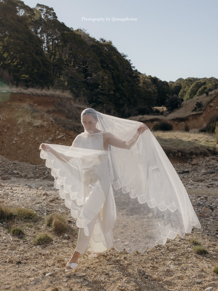 Scalloped Sequin Blusher Veil