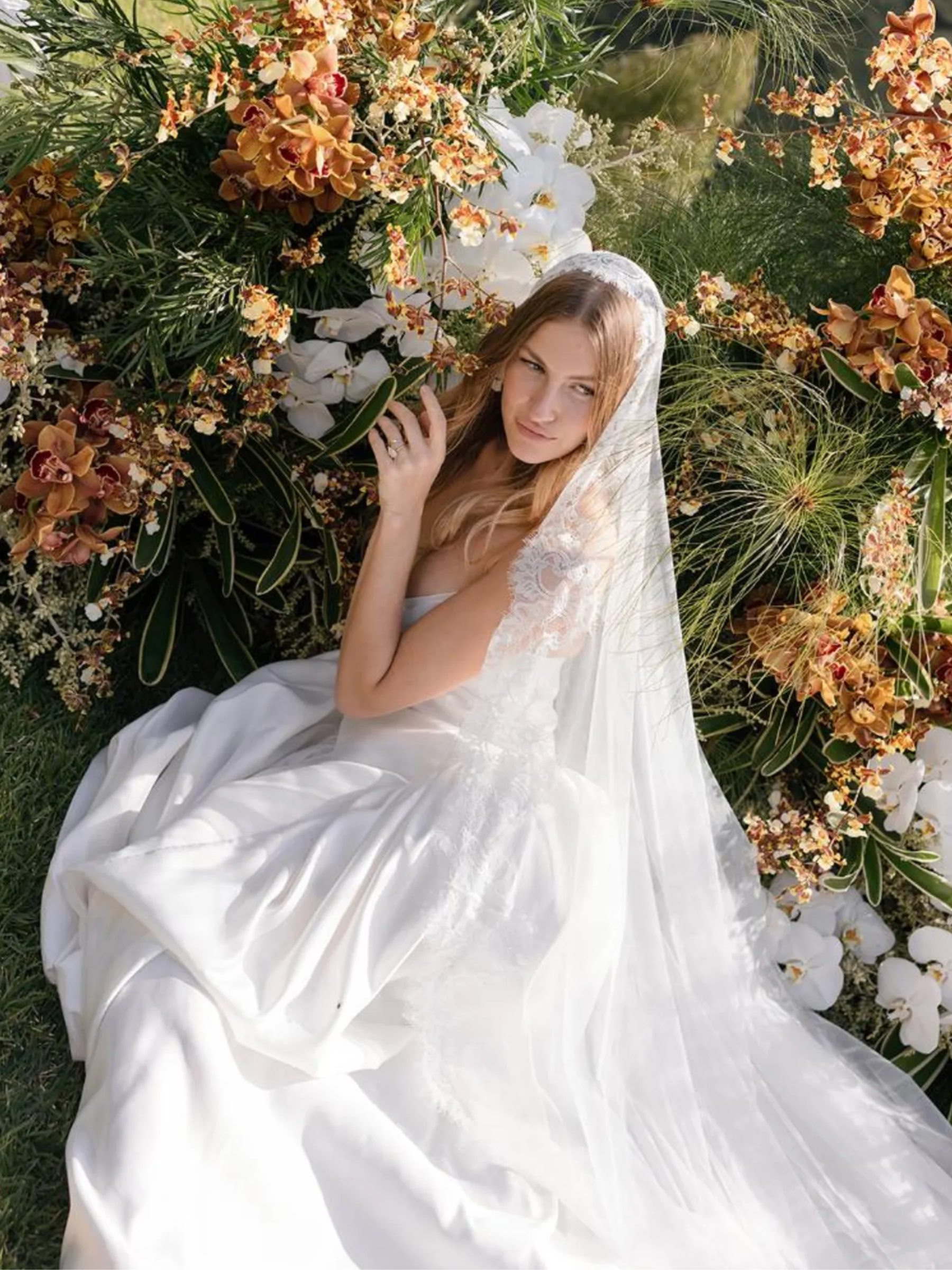 Floral Chantilly Lace Mantilla Veil