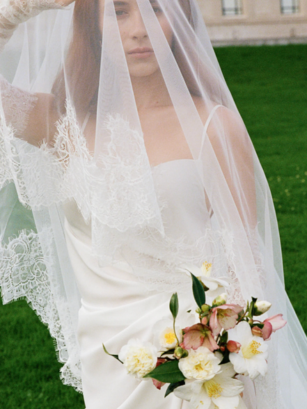 Pointy Lace Blusher Veil