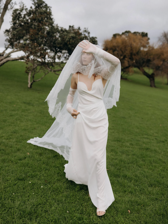 Pointy Lace Blusher Veil