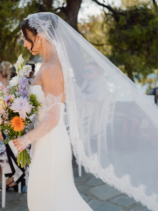 Classic Chantilly Veil & Sleeves Matching Set