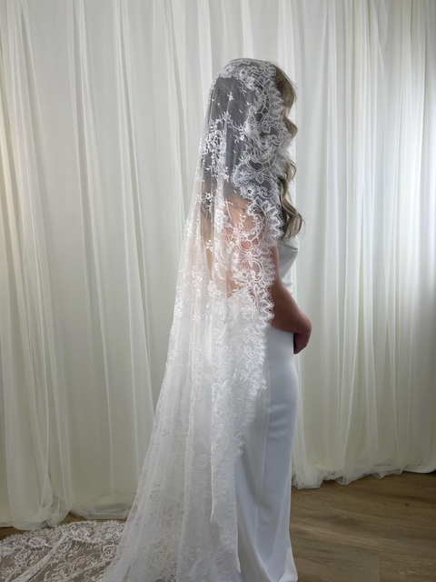 Floral Full Lace Veil