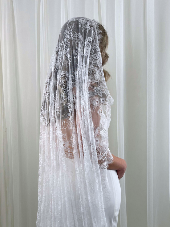 Extra Wide Lace Showstopper Veil