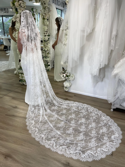 Floral Full Lace Veil