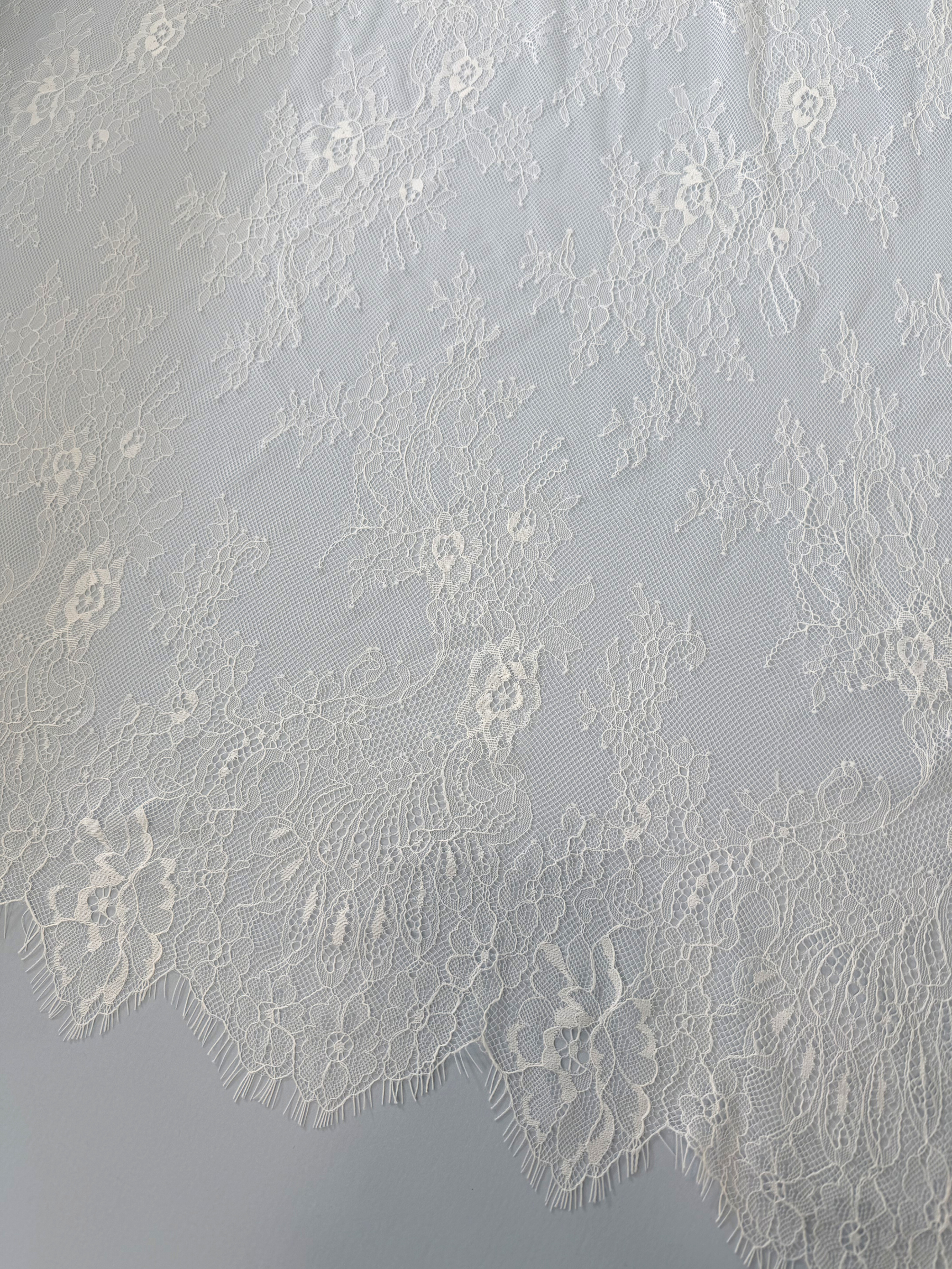 Angel Chantilly Lace Veil