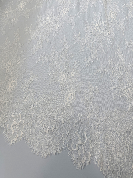 Angel Chantilly Lace Veil