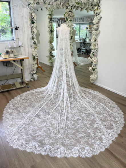 Extra Wide Lace Showstopper Veil