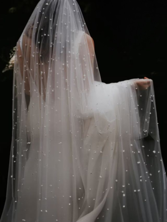 Gathered Pearl Veil