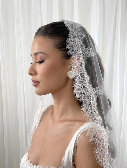 Peony Lace Veil