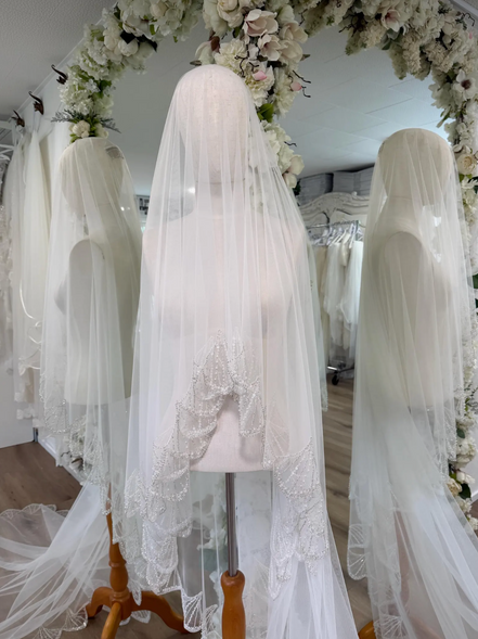Scalloped Sequin Blusher Veil