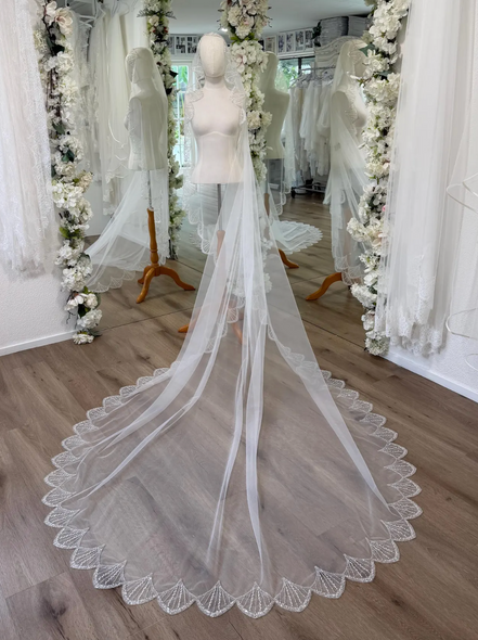Scalloped Sequin Mantilla Veil
