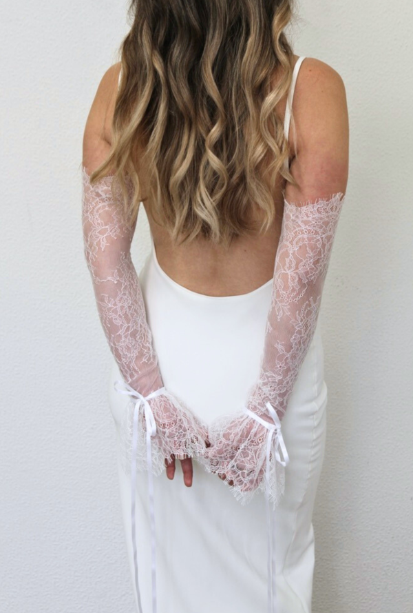 Frilly Lace Cuff Gloves