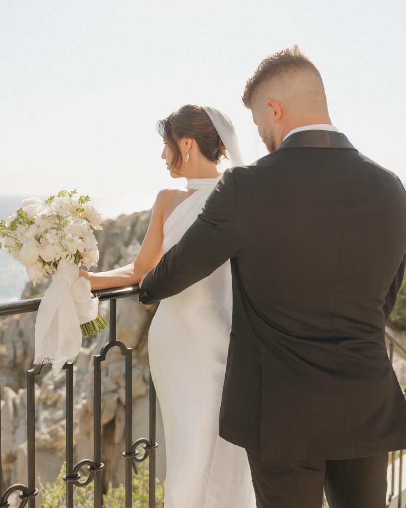 Real Bride Olivia wearing her custom Harriett Falvey Lace edged blusher veil to her wedding in Mexico